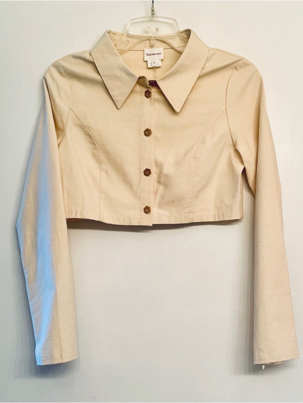 Find Me Now cropped button-up shirt features long sleeves with zippers size S